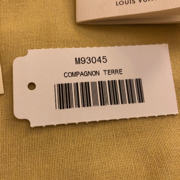 Like brand new men’s lv messenger bag - Picture 8 of 9